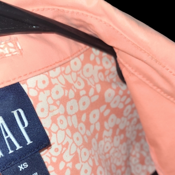Jacket Gap Coral Button Up - Picture 5 of 12